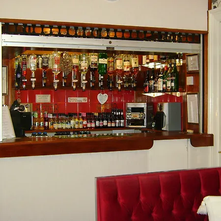 The Wharncliffe 4*